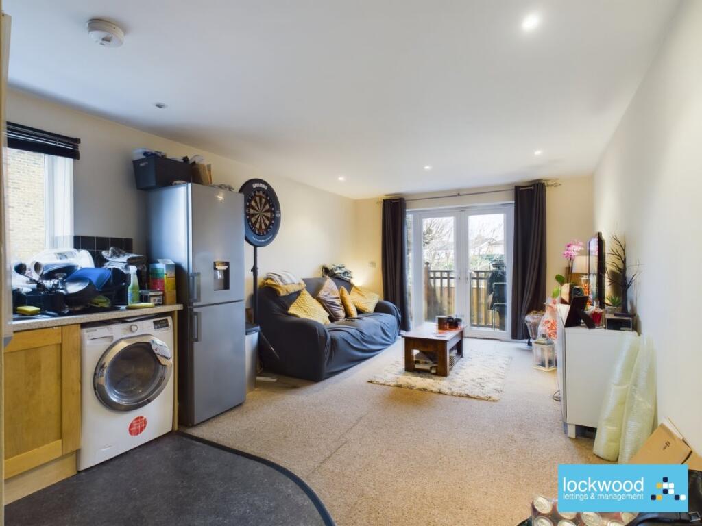 1 bed 1st Floor Flat for rent in Ashford. From Lockwood Lettings and Management - Ashford