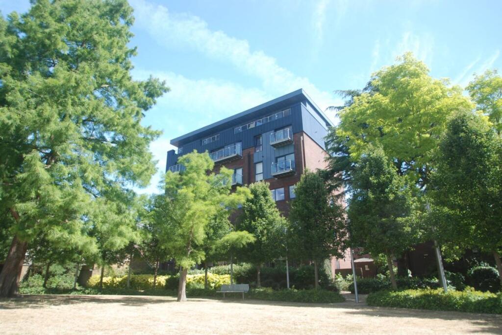 2 bed Not Specified for rent in Staines-upon-Thames. From Lockwood Lettings and Management - Ashford