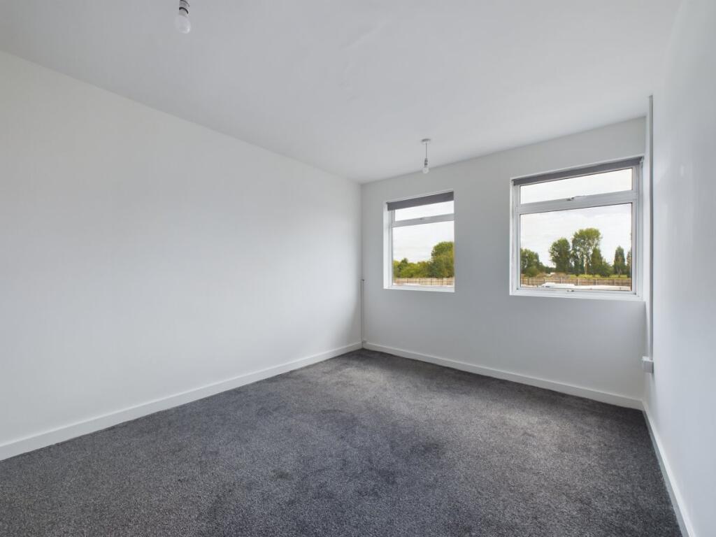 2 bed 1st Floor Flat for rent in Feltham. From Lockwood Lettings and Management - Ashford