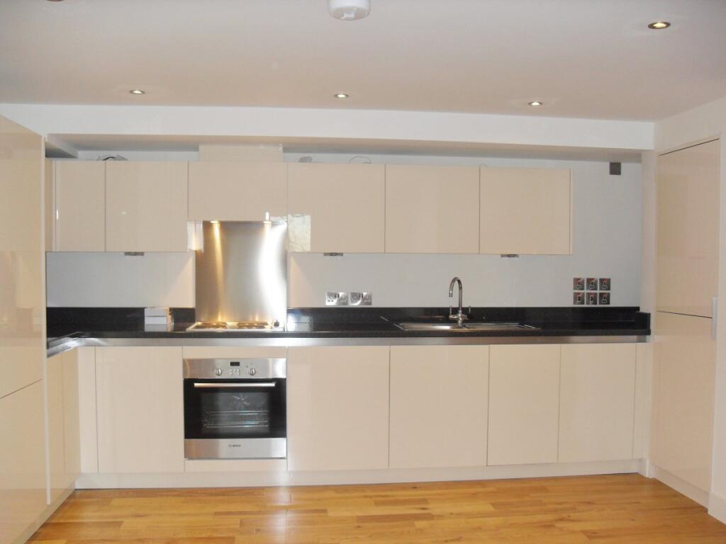 2 bed 1st Floor Flat for rent in Ashford. From Lockwood Lettings and Management - Ashford
