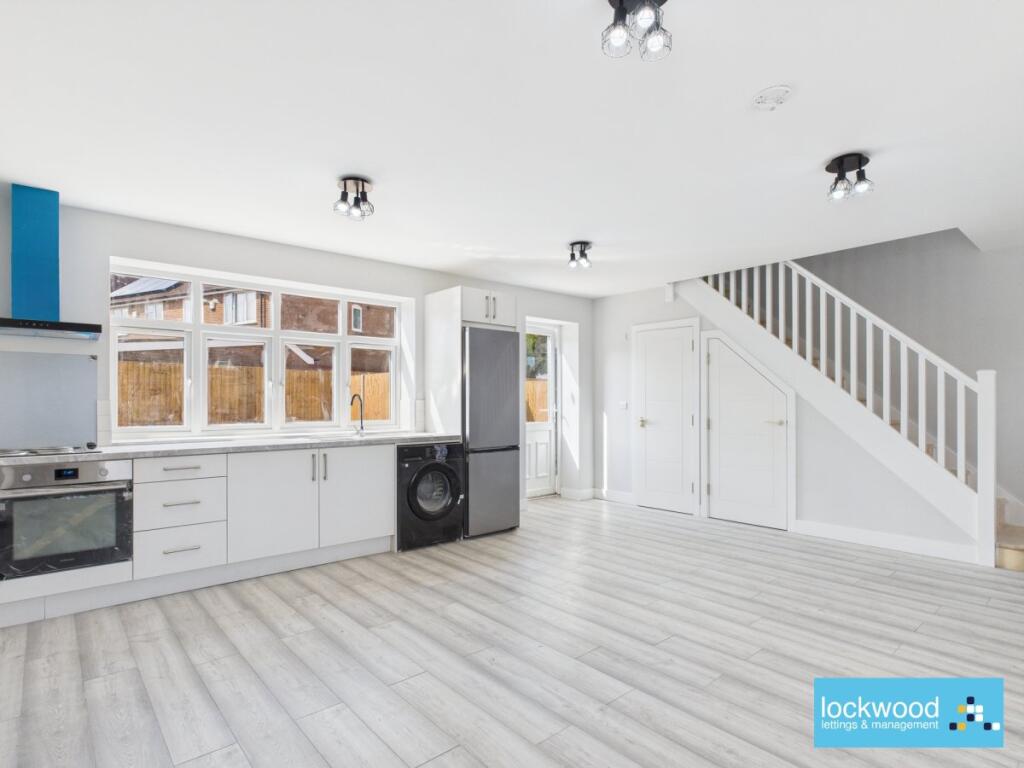 2 bed Detached for rent in Stanwell. From Lockwood Lettings and Management - Ashford