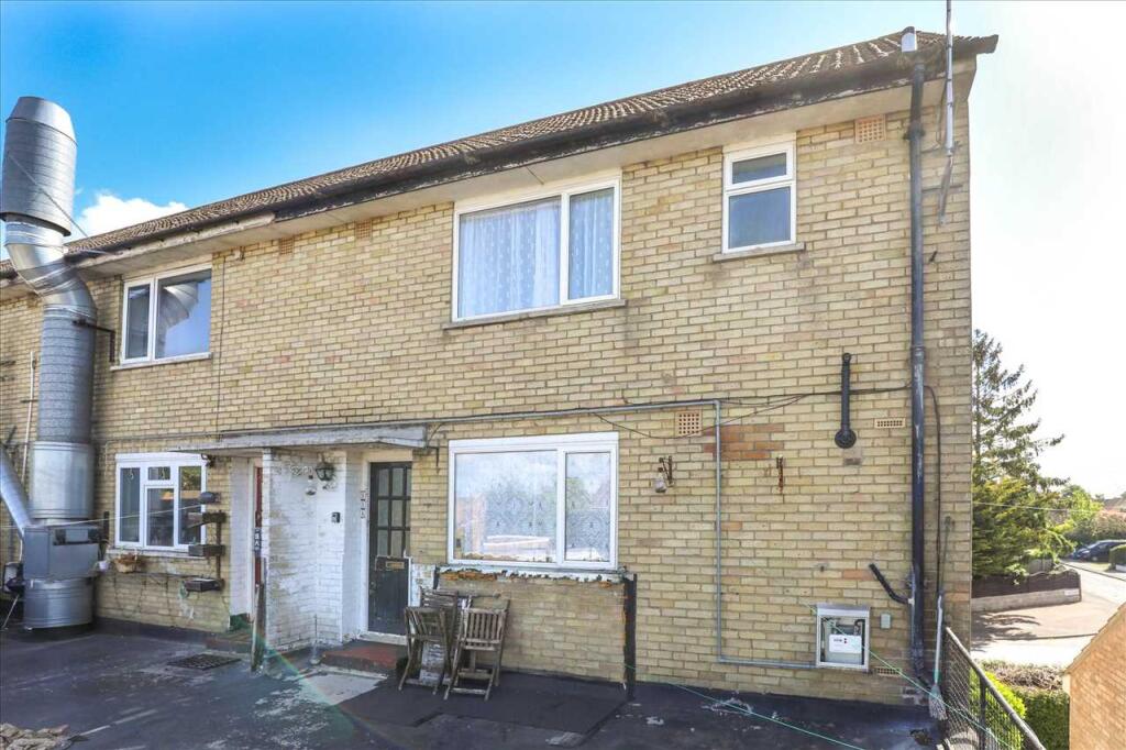 3 bed Apartment for rent in Kettering. From Carter Williams Ltd - Burton Latimer