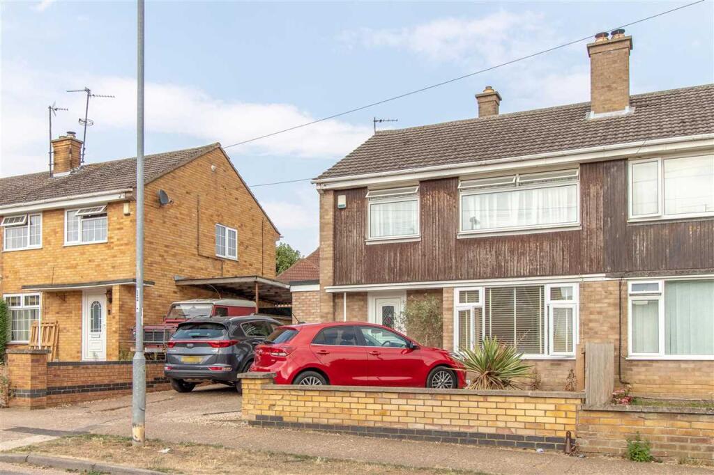 3 bed Semi Detached for rent in Burton Latimer. From Carter Williams Ltd - Burton Latimer 3 bed Semi Detached for rent in Burton Latimer. From Carter Williams Ltd - Burton Latimer
