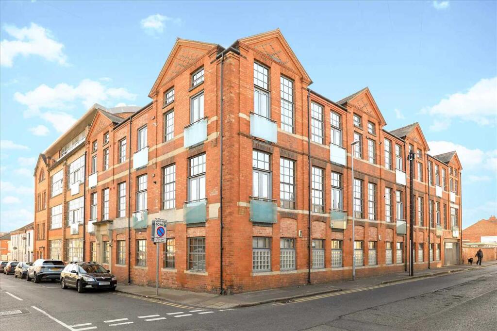 2 bed Apartment for rent in Northampton. From Carter Williams Ltd - Burton Latimer