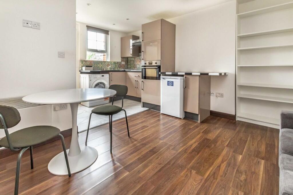 1 bed 1st Floor Flat for rent in Hampstead. From Marsh & Parsons - Queens Park