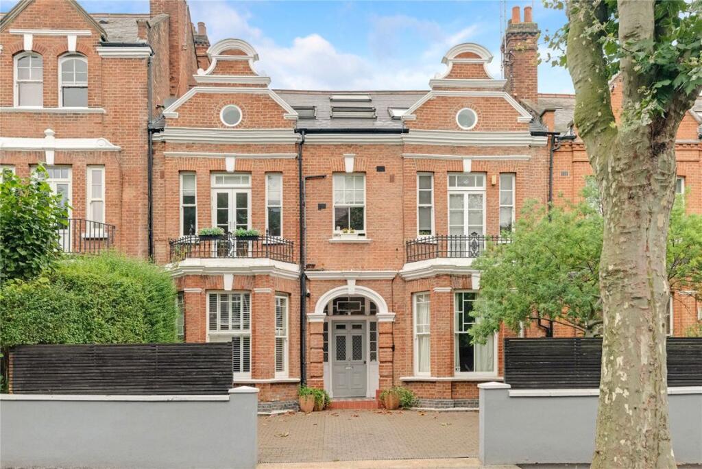 2 bed 1st Floor Flat for rent in Hampstead. From Marsh & Parsons - Queens Park