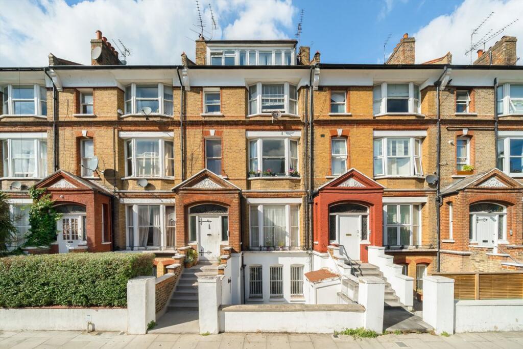 2 bed 1st Floor Flat for rent in Hampstead. From Marsh & Parsons - Queens Park