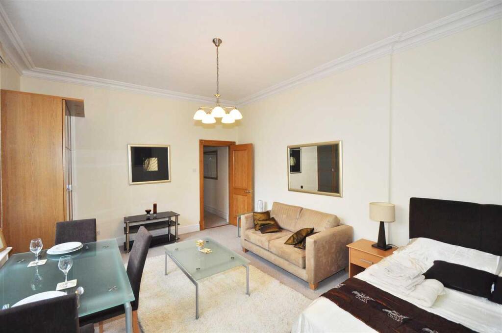 4 bed Studio for rent in Kensington. From Onslows Estate Agents - London