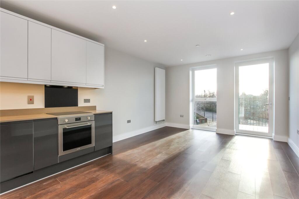 2 bed Apartment for rent in Uxbridge. From Strawberry Star - E16 2 bed Apartment for rent in Uxbridge. From Strawberry Star - E16