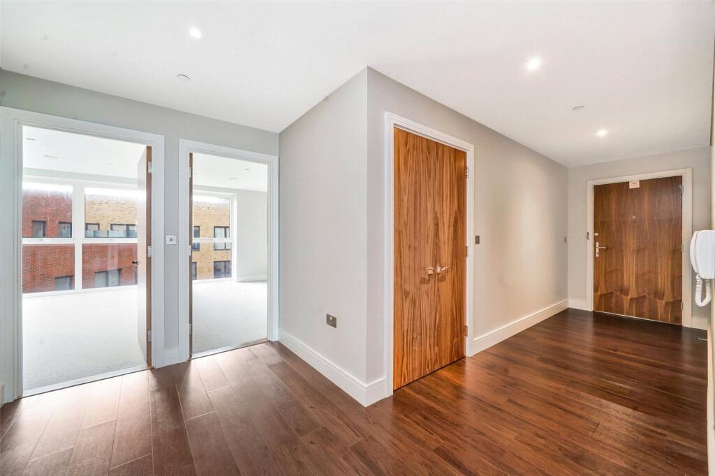 2 bed Apartment for rent in Uxbridge. From Strawberry Star - E16