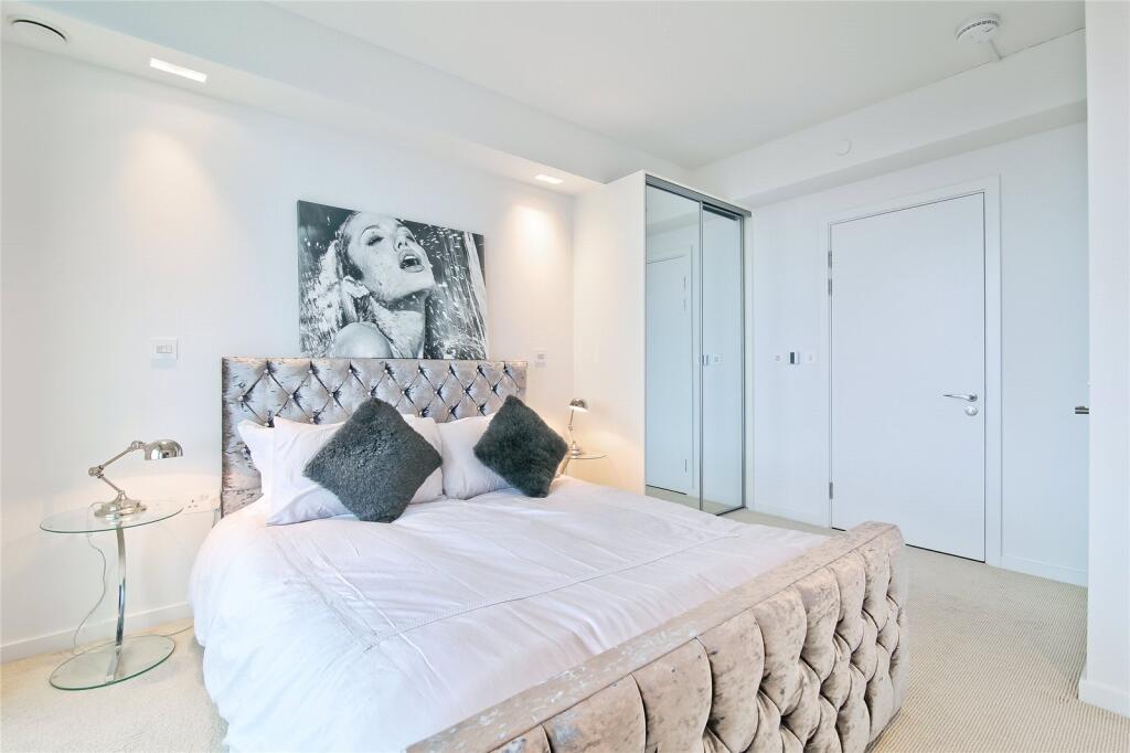 3 bed Apartment for rent in Poplar. From Strawberry Star - E16