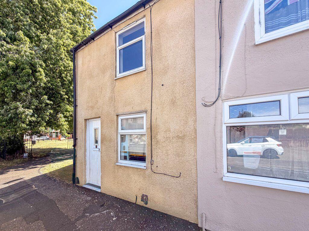 2 bed Mid Terraced House for rent in Peterborough. From Progressive Lets