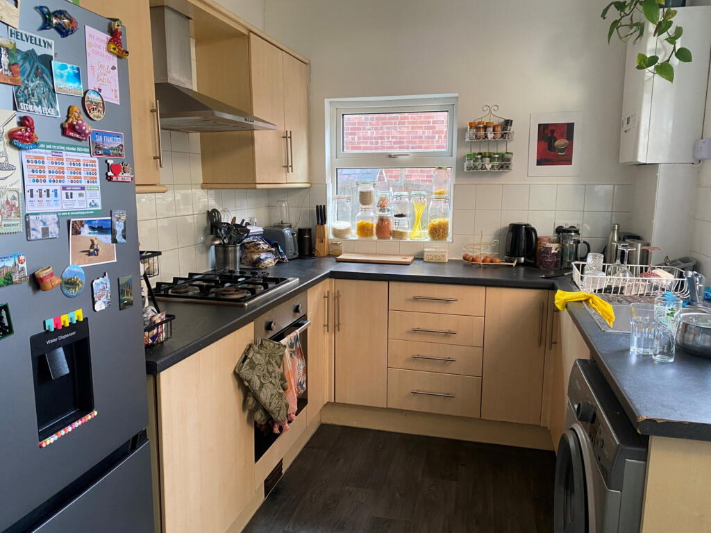 4 bed Mid Terraced House for rent in Long Line. From MorfittSmith - Sheffield