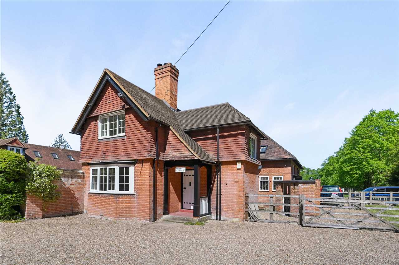 2 bed Detached for rent in Farnham Common. From Next Step Estates