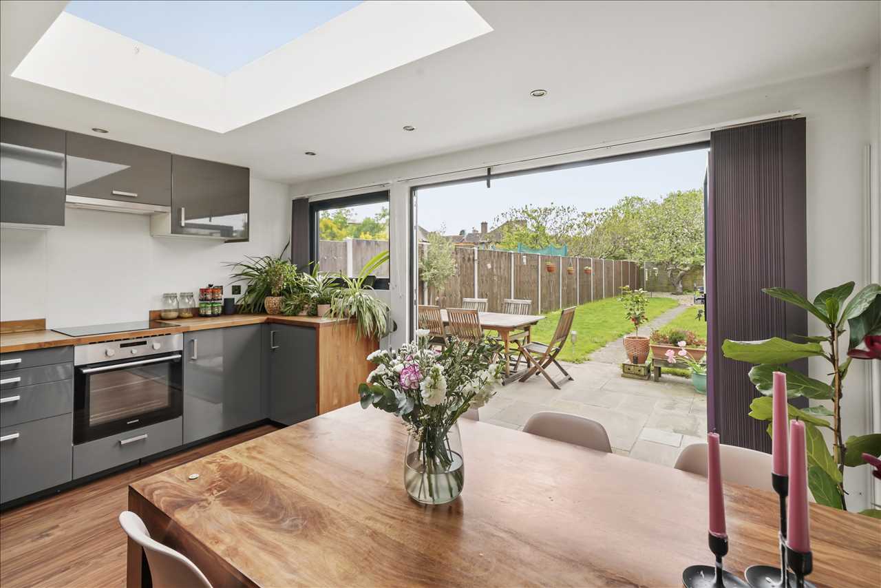 2 bed Mid Terraced House for rent in Mitcham. From Next Step Estates 2 bed Mid Terraced House for rent in Mitcham. From Next Step Estates