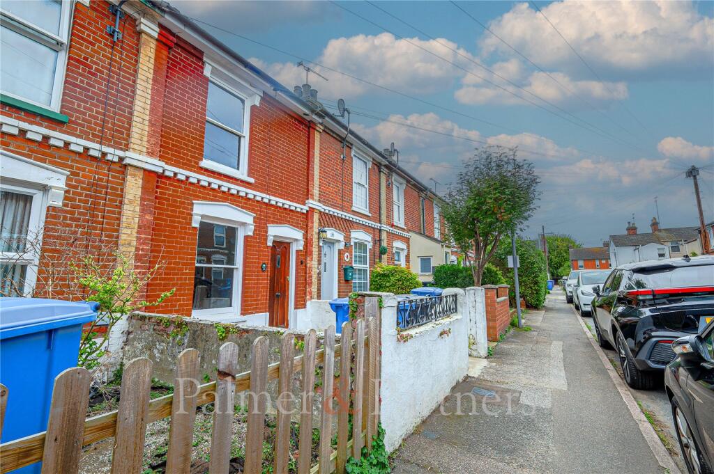 3 bed Mid Terraced House for rent in Ipswich. From Palmer & Partners - Suffolk