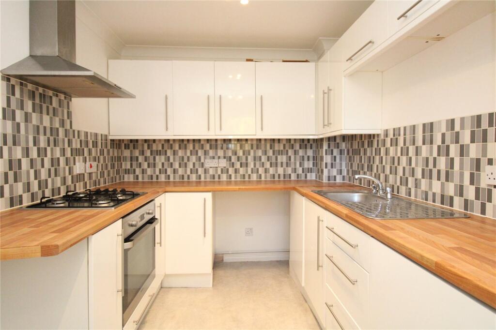 2 bed Mid Terraced House for rent in Ipswich. From Palmer & Partners - Suffolk