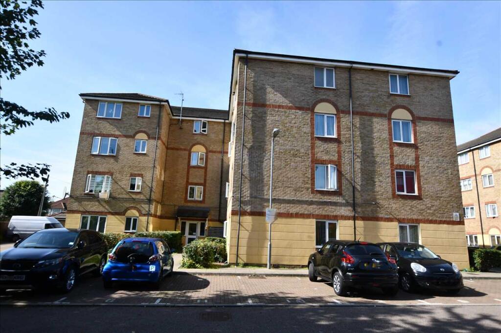 2 bed 1st Floor Flat for rent in London. From Masons Property Services - Edmonton