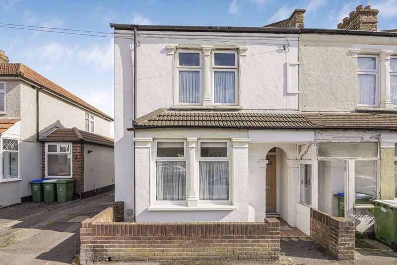 3 bed Mid Terraced House for rent in Sidcup. From Harpers & Co - Bexley