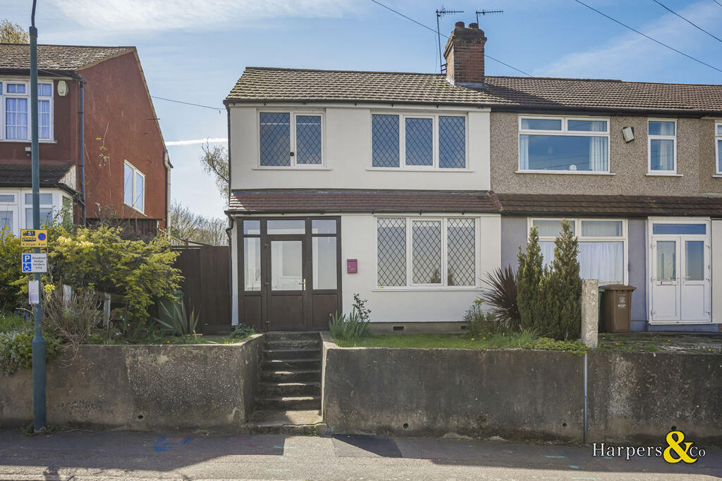 3 bed Mid Terraced House for rent in Erith. From Harpers & Co - Bexley