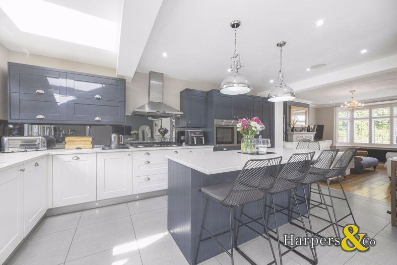 4 bed Semi Detached for rent in Bexley. From Harpers & Co - Bexley 4 bed Semi Detached for rent in Bexley. From Harpers & Co - Bexley
