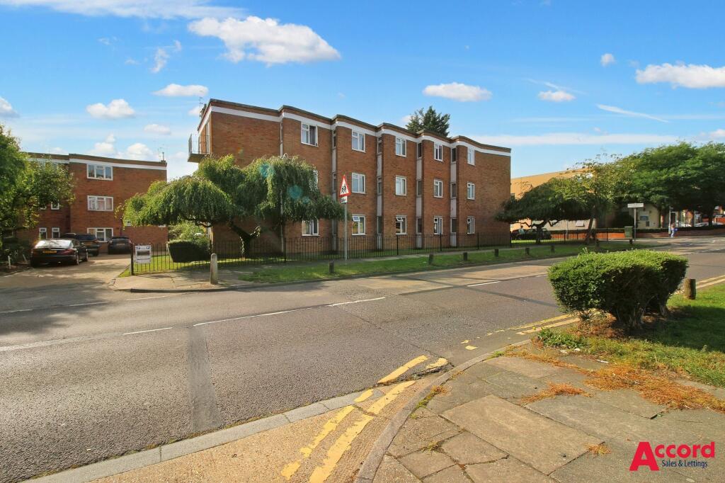 2 bed 1st Floor Flat for rent in Upminster. From Accord Sales & Lettings - Romford 2 bed 1st Floor Flat for rent in Upminster. From Accord Sales & Lettings - Romford