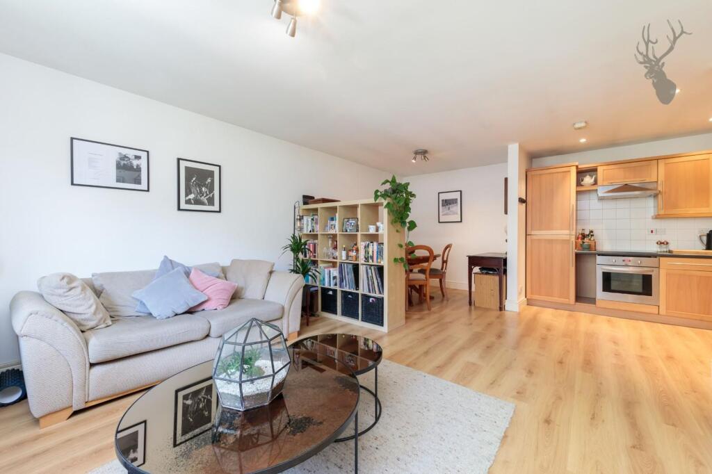 1 bed Apartment for rent in Bow. From Butler & Stag - London 1 bed Apartment for rent in Bow. From Butler & Stag - London
