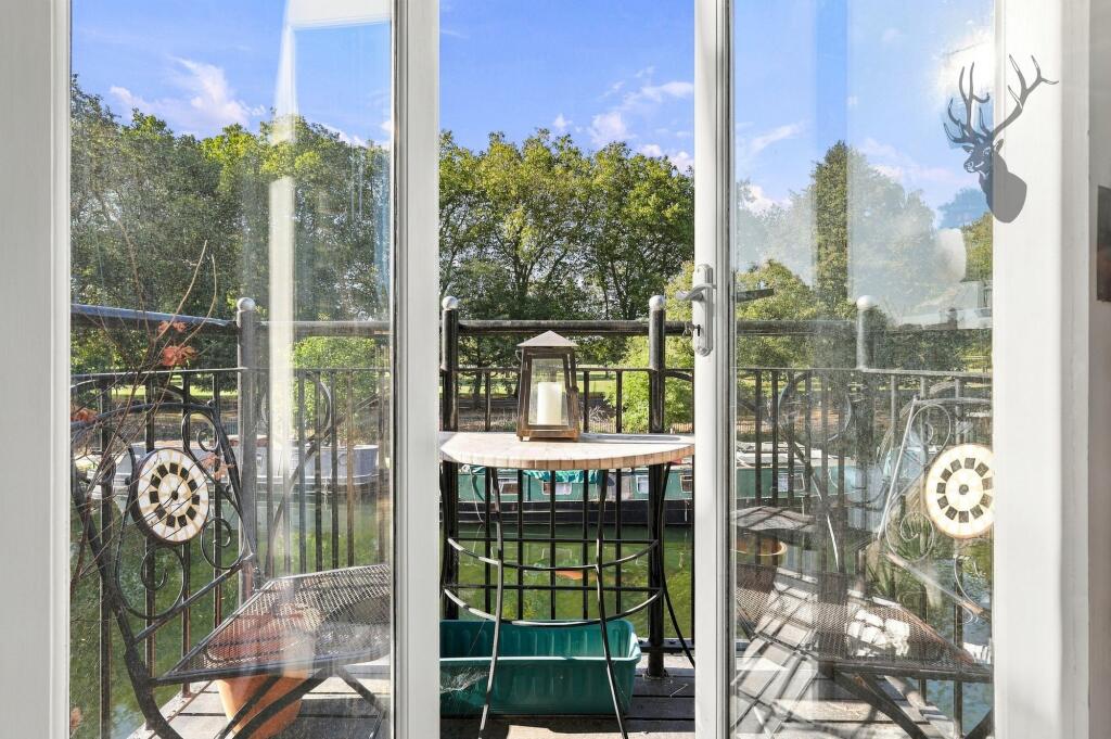 2 bed Apartment for rent in Bow. From Butler & Stag - London 2 bed Apartment for rent in Bow. From Butler & Stag - London