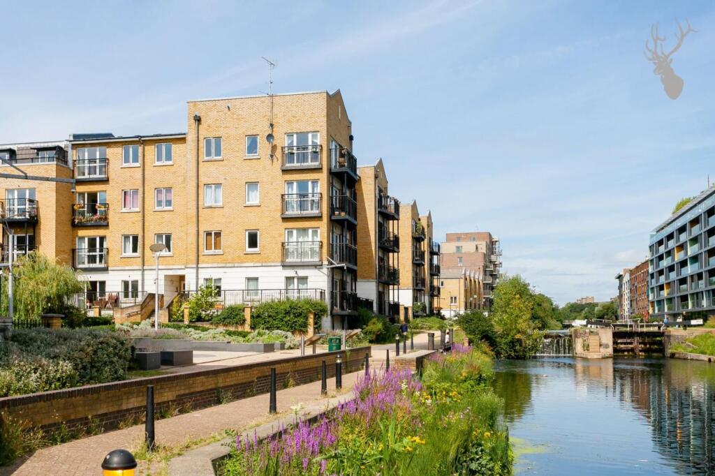 2 bed Apartment for rent in Stepney. From Butler & Stag - London