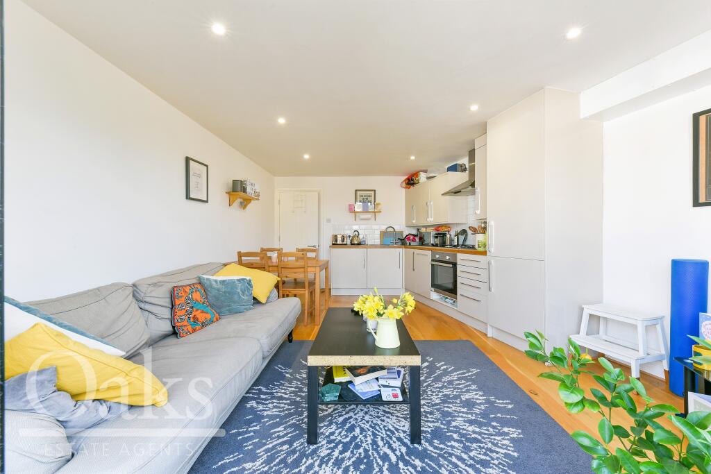 2 bed Apartment for rent in Streatham. From Oaks Estate Agents - Streatham
