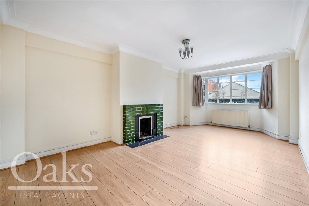 3 bed Apartment for rent in Streatham. From Oaks Estate Agents - Streatham