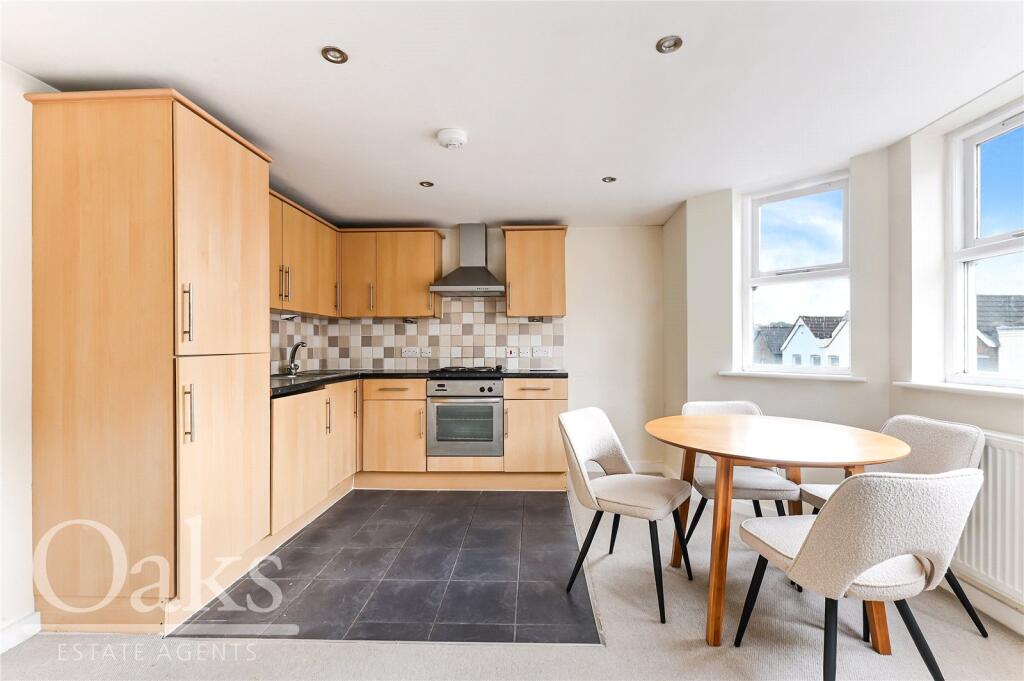 2 bed Apartment for rent in Streatham. From Oaks Estate Agents - Streatham