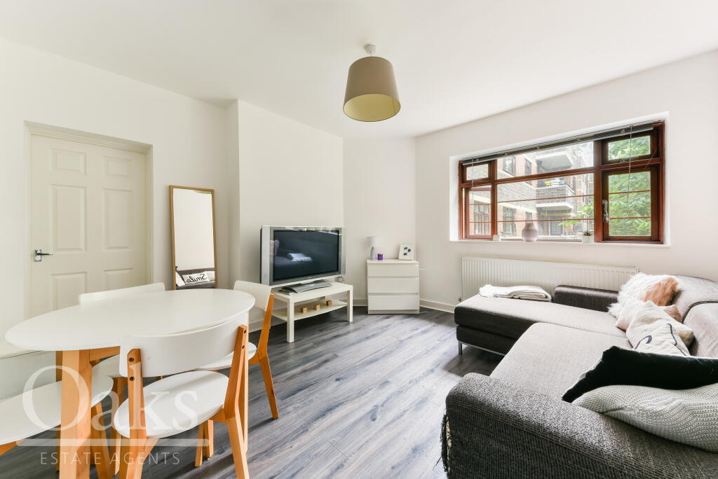 4 bed Apartment for rent in Clapham. From Oaks Estate Agents - Streatham 4 bed Apartment for rent in Clapham. From Oaks Estate Agents - Streatham