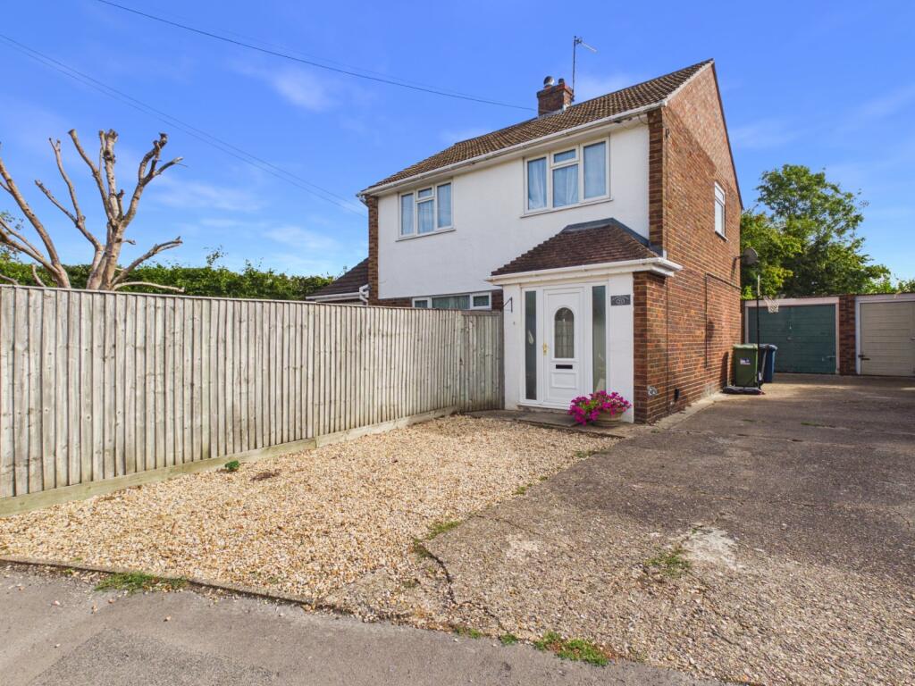 3 bed Detached for rent in Flackwell Heath. From The Frost Partnership - Flackwell Heath