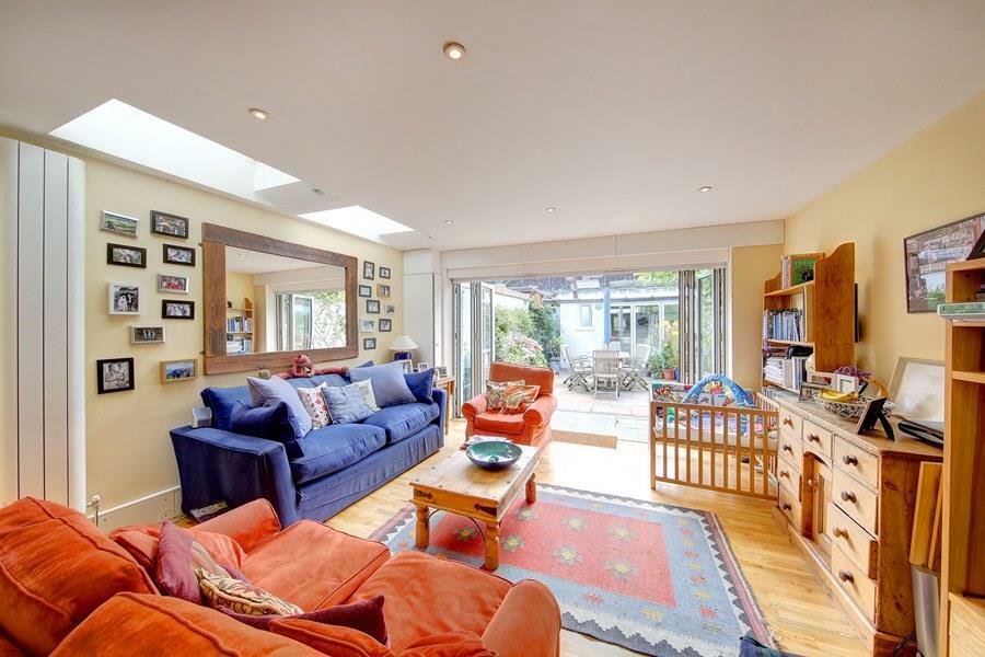 3 bed Mid Terraced House for rent in Battersea. From Rampton Baseley