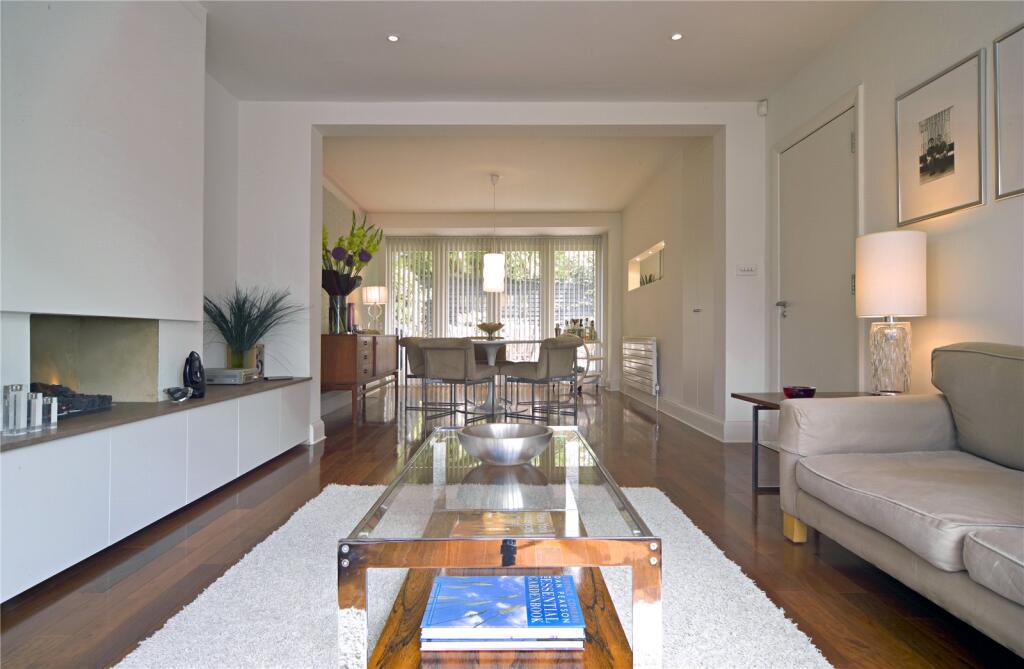 4 bed Mid Terraced House for rent in Clapham. From Rampton Baseley - Northcote Road