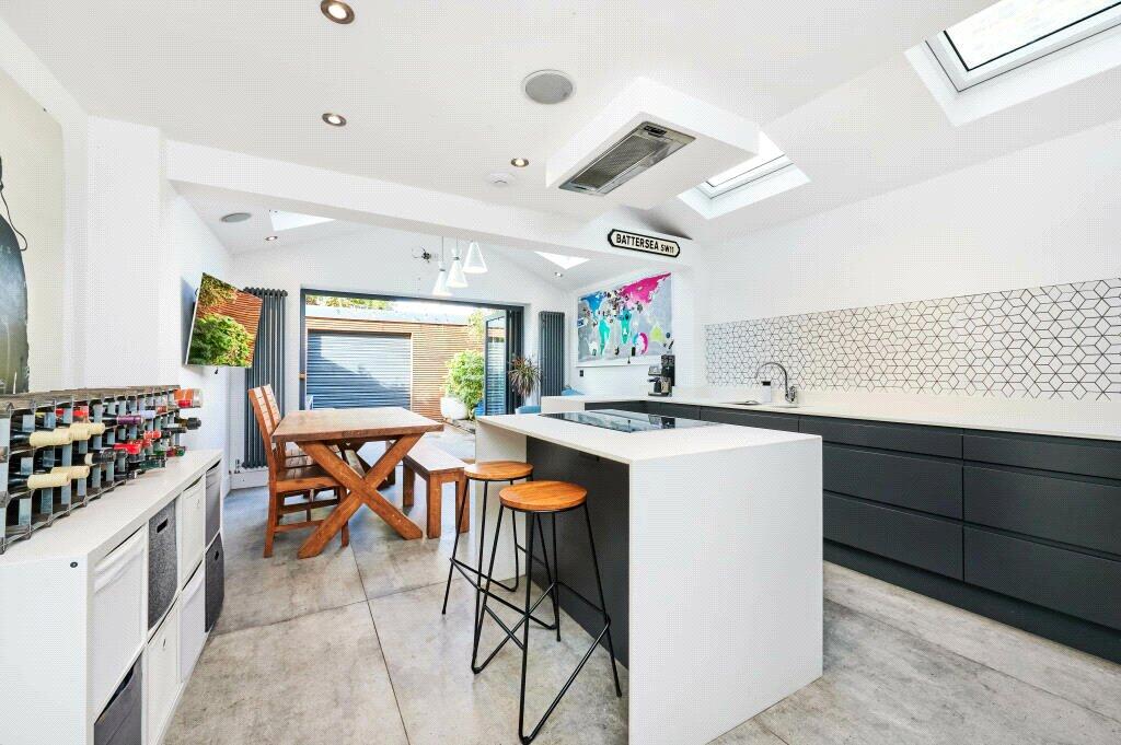 3 bed Mid Terraced House for rent in Battersea. From Rampton Baseley - Northcote Road