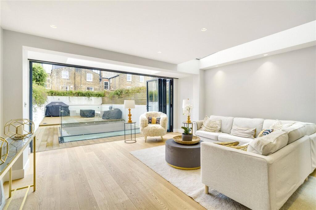 5 bed Mid Terraced House for rent in Battersea. From Rampton Baseley - Northcote Road