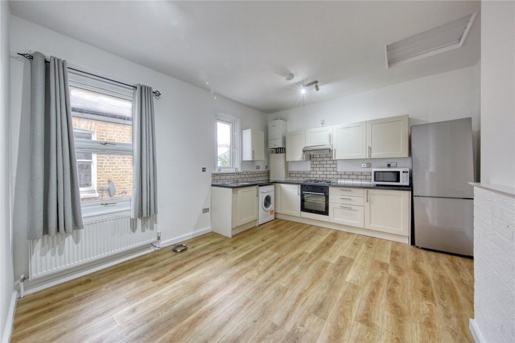3 bed Not Specified for rent in Fulham. From Rampton Baseley - Northcote Road 3 bed Not Specified for rent in Fulham. From Rampton Baseley - Northcote Road
