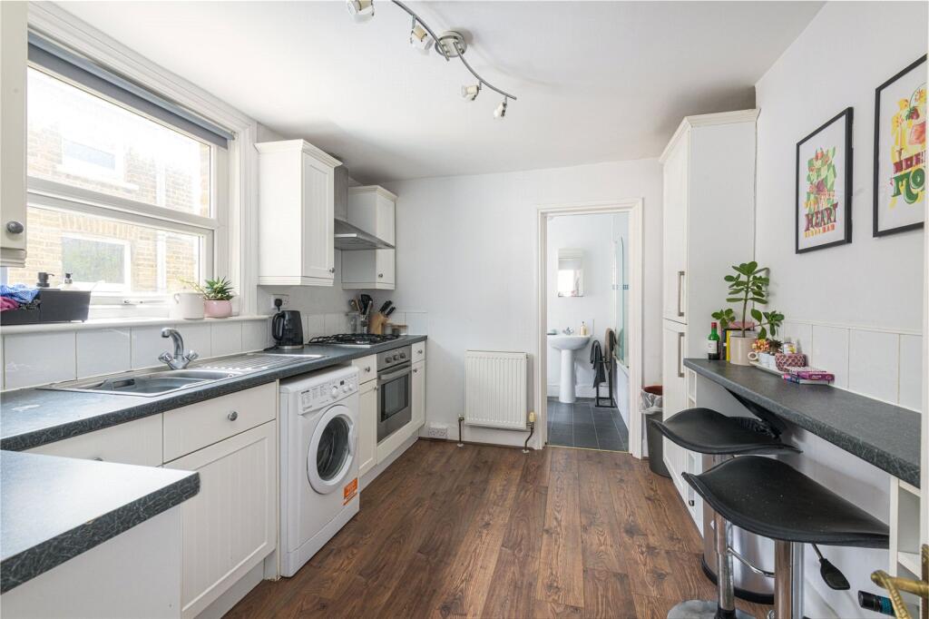 2 bed Apartment for rent in Battersea. From Rampton Baseley - Northcote Road