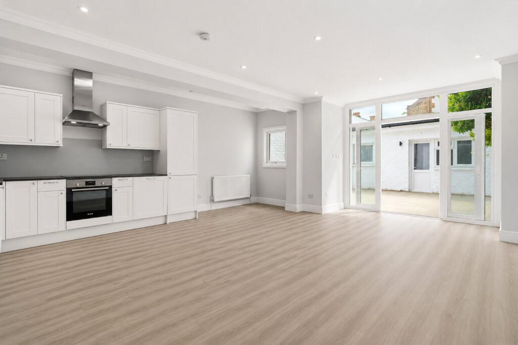 2 bed Apartment for rent in Clapham. From Rampton Baseley - Northcote Road