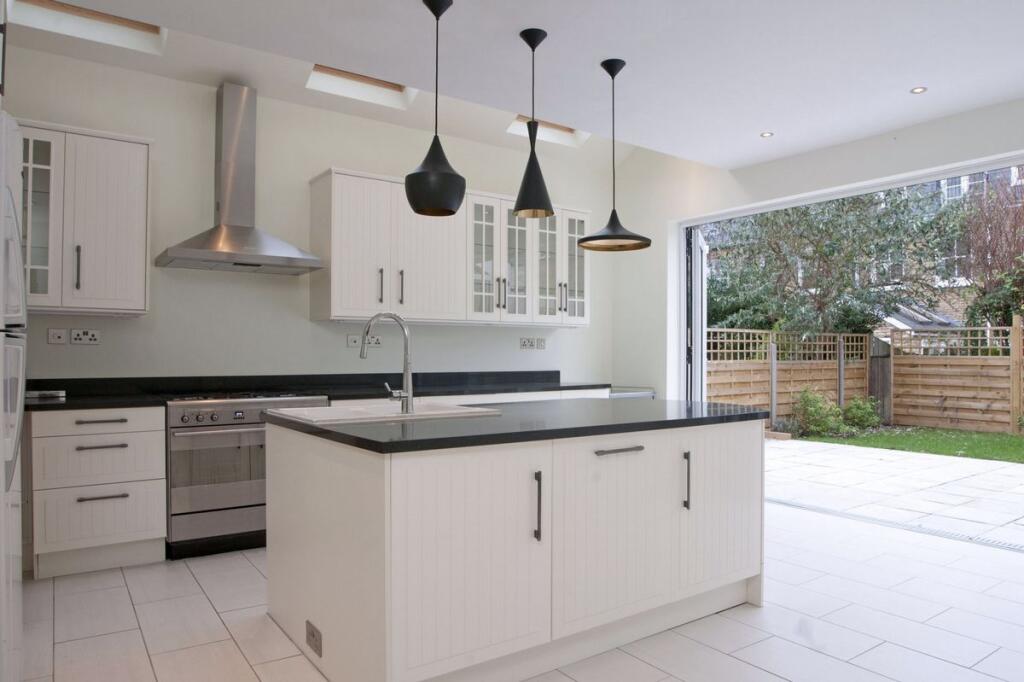 5 bed Semi Detached for rent in Battersea. From Rampton Baseley - Northcote Road
