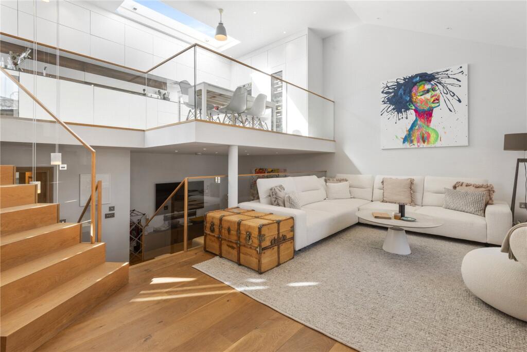 4 bed Detached for rent in Battersea. From Rampton Baseley - Northcote Road
