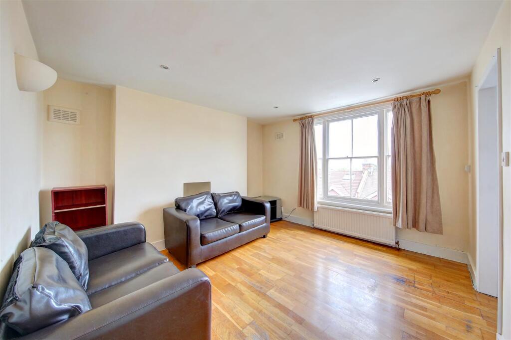 2 bed Apartment for rent in Clapham. From Rampton Baseley - Northcote Road 2 bed Apartment for rent in Clapham. From Rampton Baseley - Northcote Road