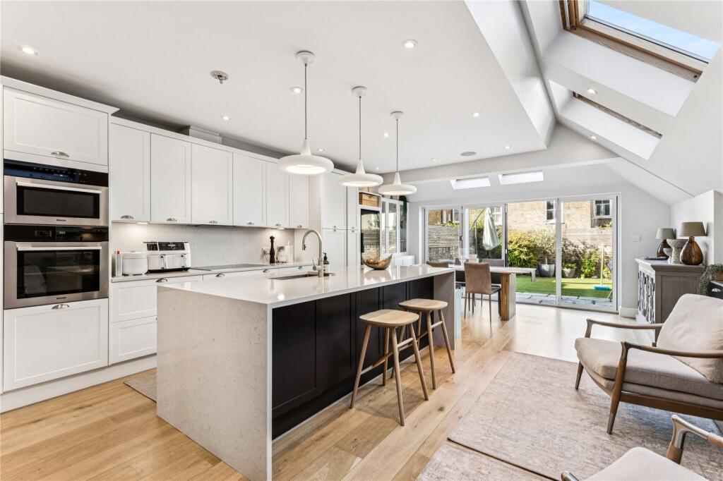 5 bed Detached for rent in Battersea. From Rampton Baseley - Northcote Road