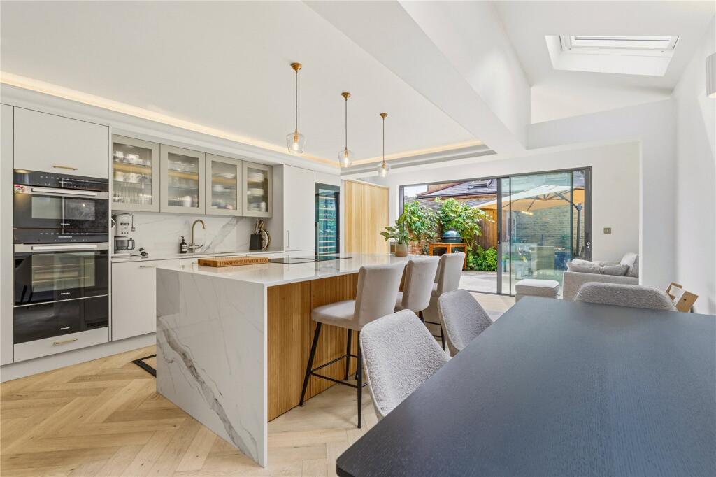 5 bed Detached for rent in Wandsworth. From Rampton Baseley - Northcote Road 5 bed Detached for rent in Wandsworth. From Rampton Baseley - Northcote Road