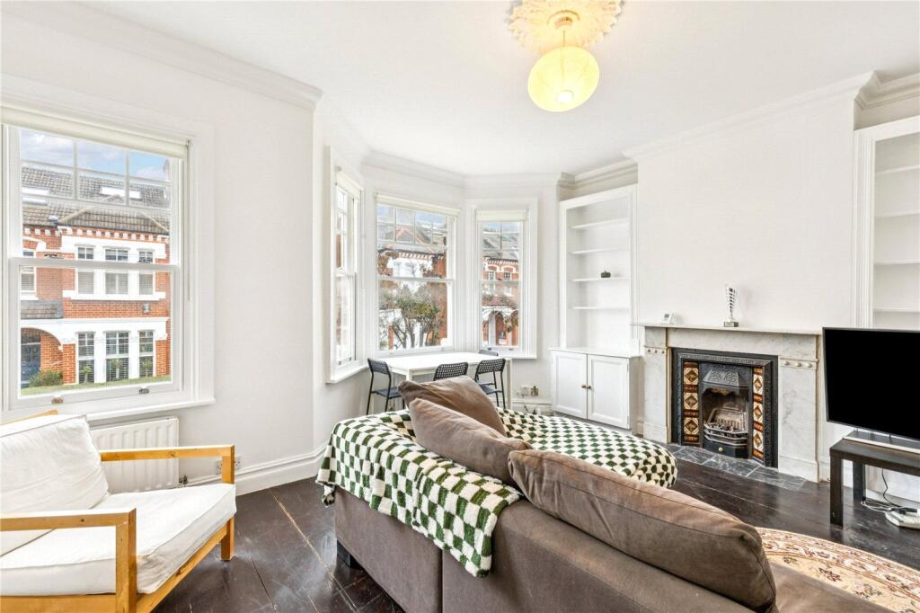 3 bed Apartment for rent in Battersea. From Rampton Baseley - Northcote Road