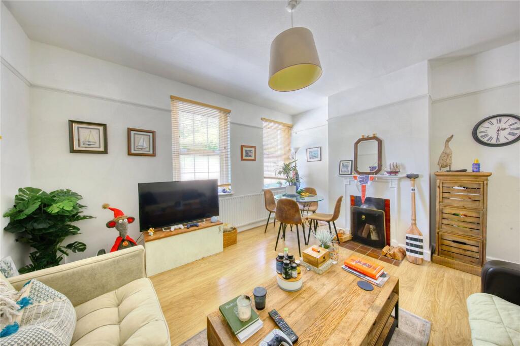 2 bed Apartment for rent in Clapham. From Rampton Baseley - Northcote Road 2 bed Apartment for rent in Clapham. From Rampton Baseley - Northcote Road