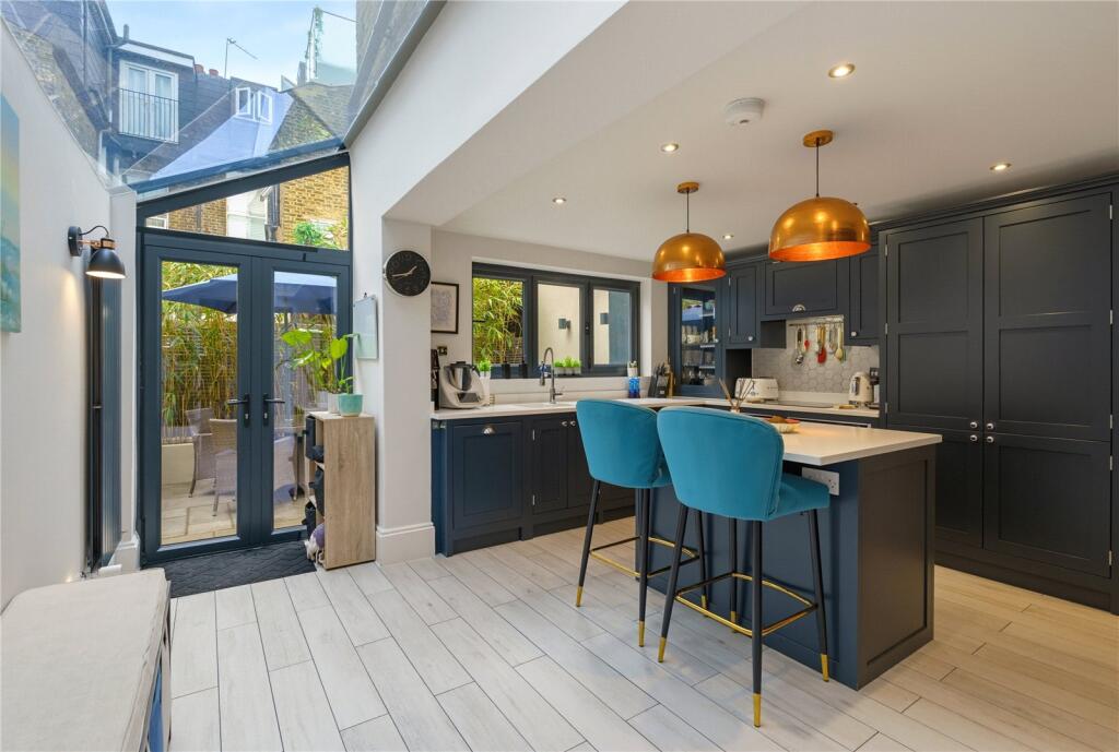 4 bed Mid Terraced House for rent in Battersea. From Rampton Baseley - Northcote Road 4 bed Mid Terraced House for rent in Battersea. From Rampton Baseley - Northcote Road