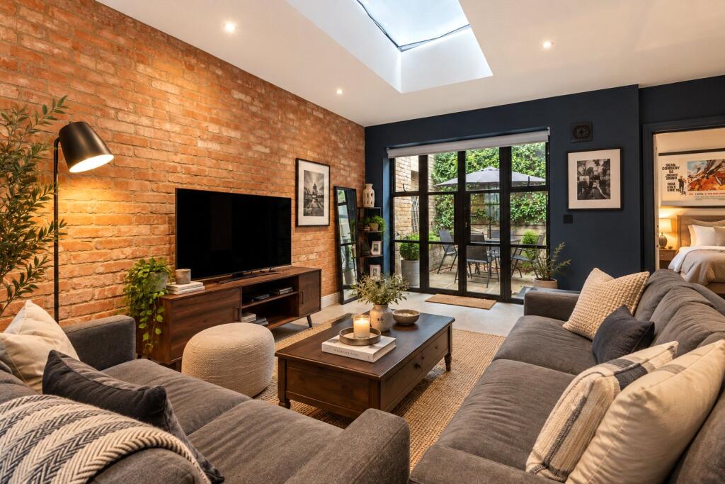 2 bed Apartment for rent in Battersea. From Rampton Baseley - Northcote Road